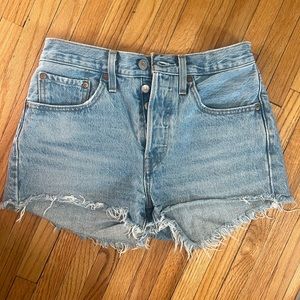 501 levi Jean shorts